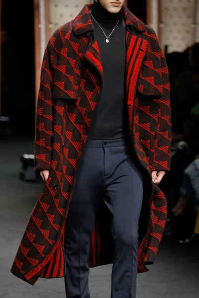 Look 7